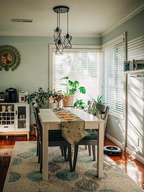 Dining Room Wallpapers for Elegant Dinners